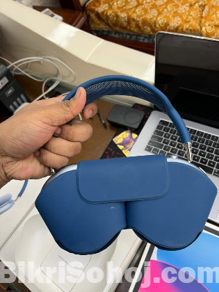 AirPod Max sky blue with blue headband